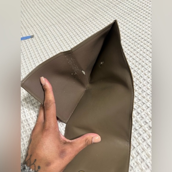 Louis Vuitton Epi Portefeuille Tri Fold - Picture 7 of 14